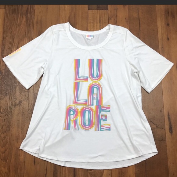 LuLaRoe Tops - LULAROE T-SHIRT